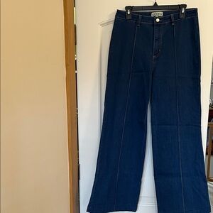 Rockin C flare stretch dark denim. High waist   Tan stitching